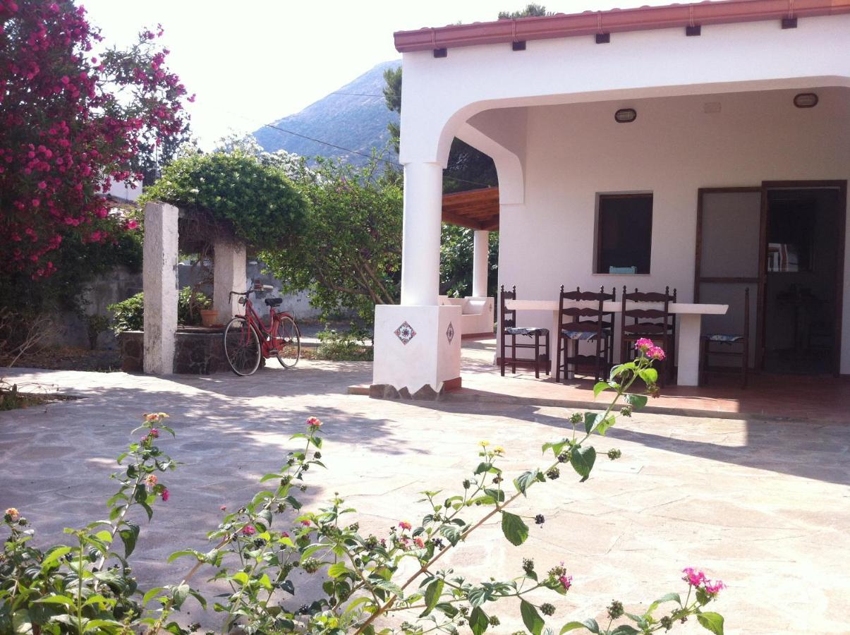 Villa By The Vulcano - 70Mq Plus Large Garden And Patio 外观 照片